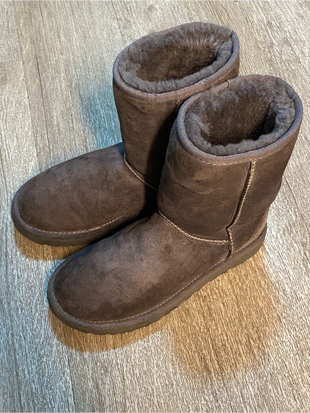 UGG GRAY CLASSIC SHORT WOMENS BOOT SIZE 6